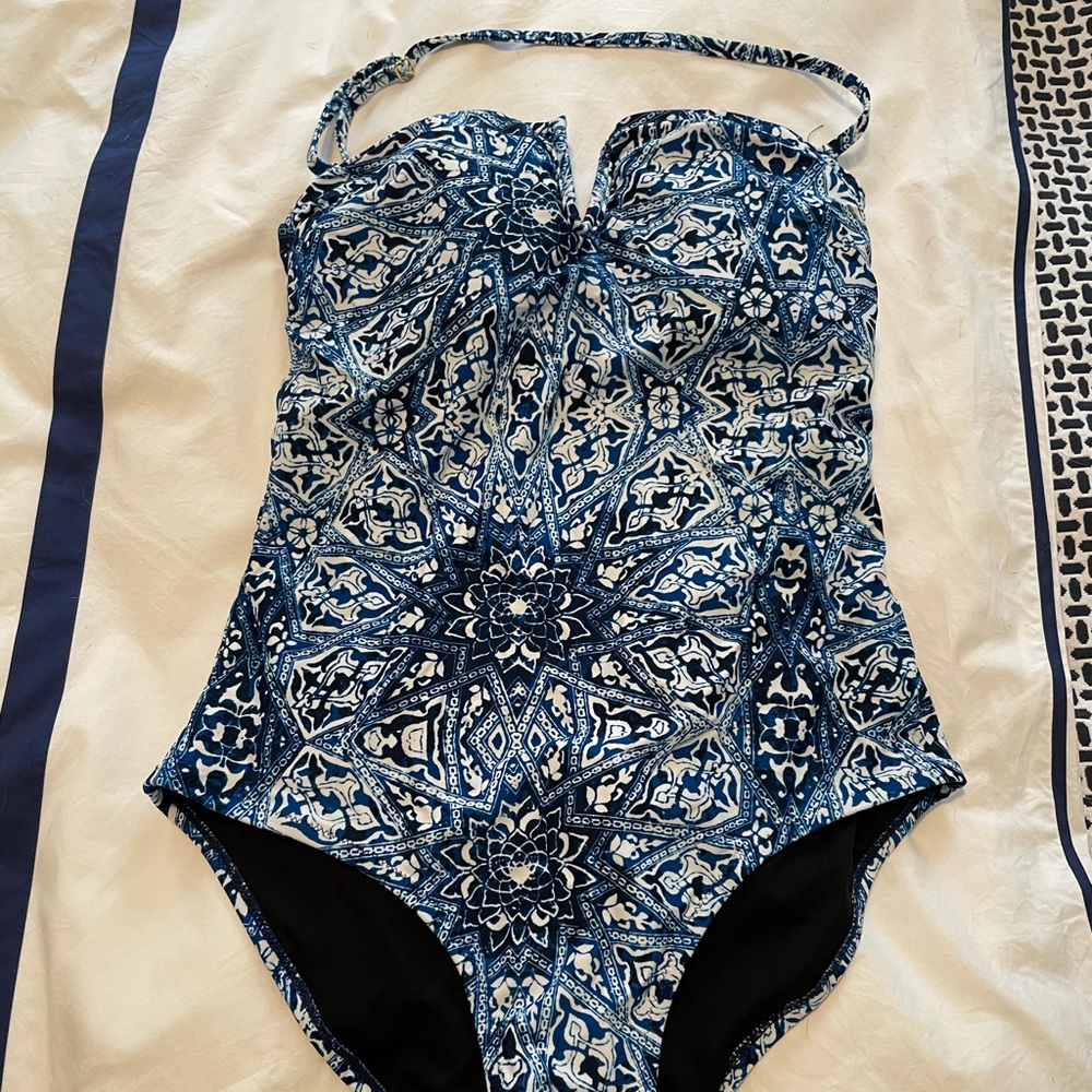 Jessica Simpson one piece swimsuit